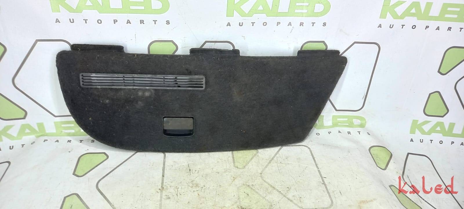 Tampa lateral porta malas L. Direito Audi A3 2000-2005