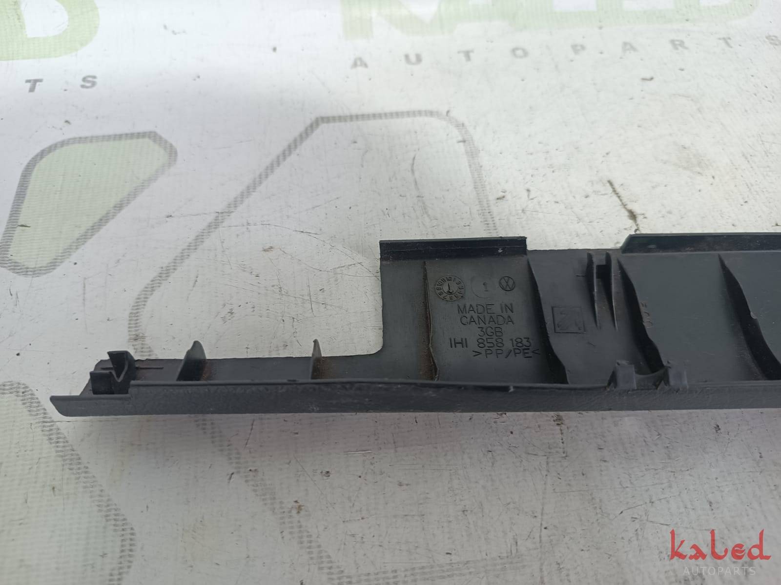 Moldura inferior painel lado esquerdo VW Golf Mk3 93-97 