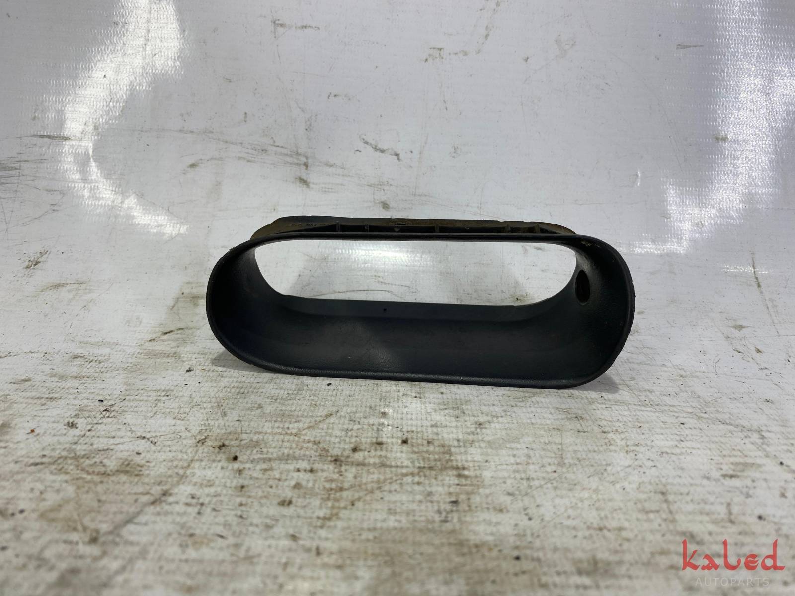 Moldura puxador porta direita Audi A3 2000/2006 (2 Portas)