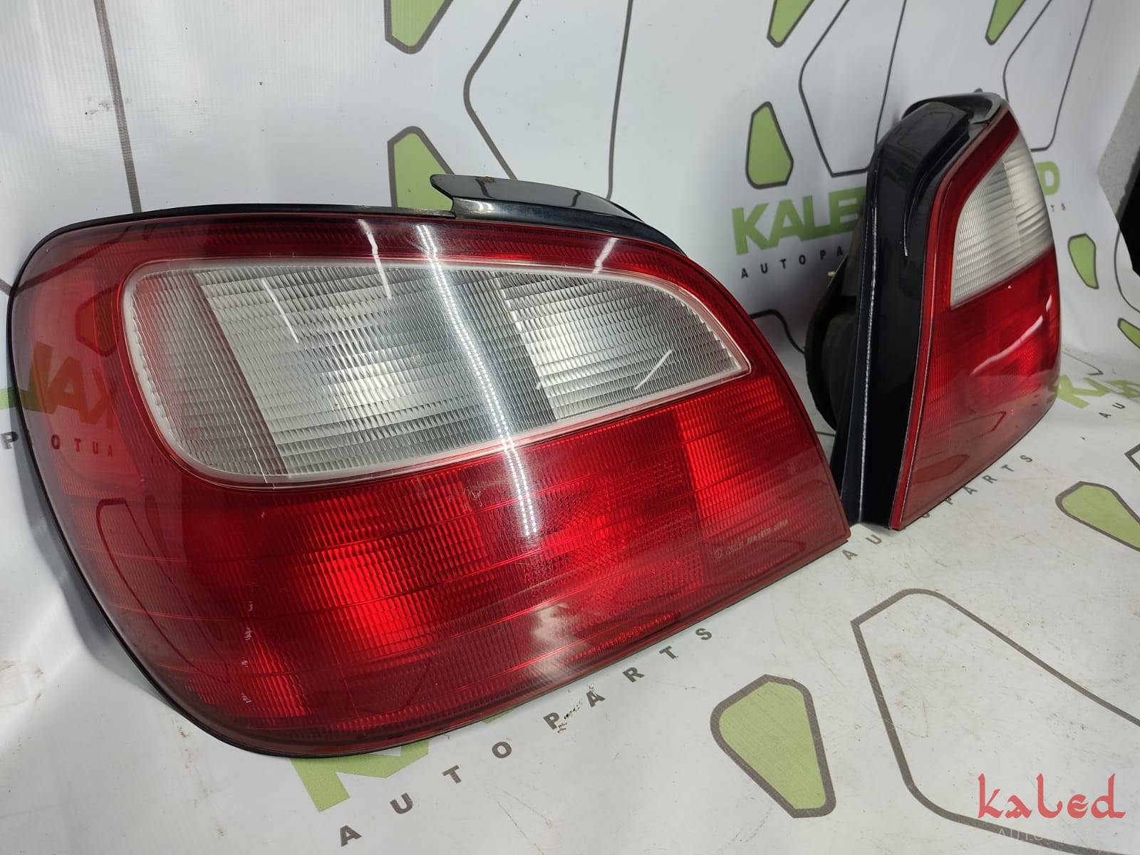 Par de lanternas originais para Subaru Impreza WRX.