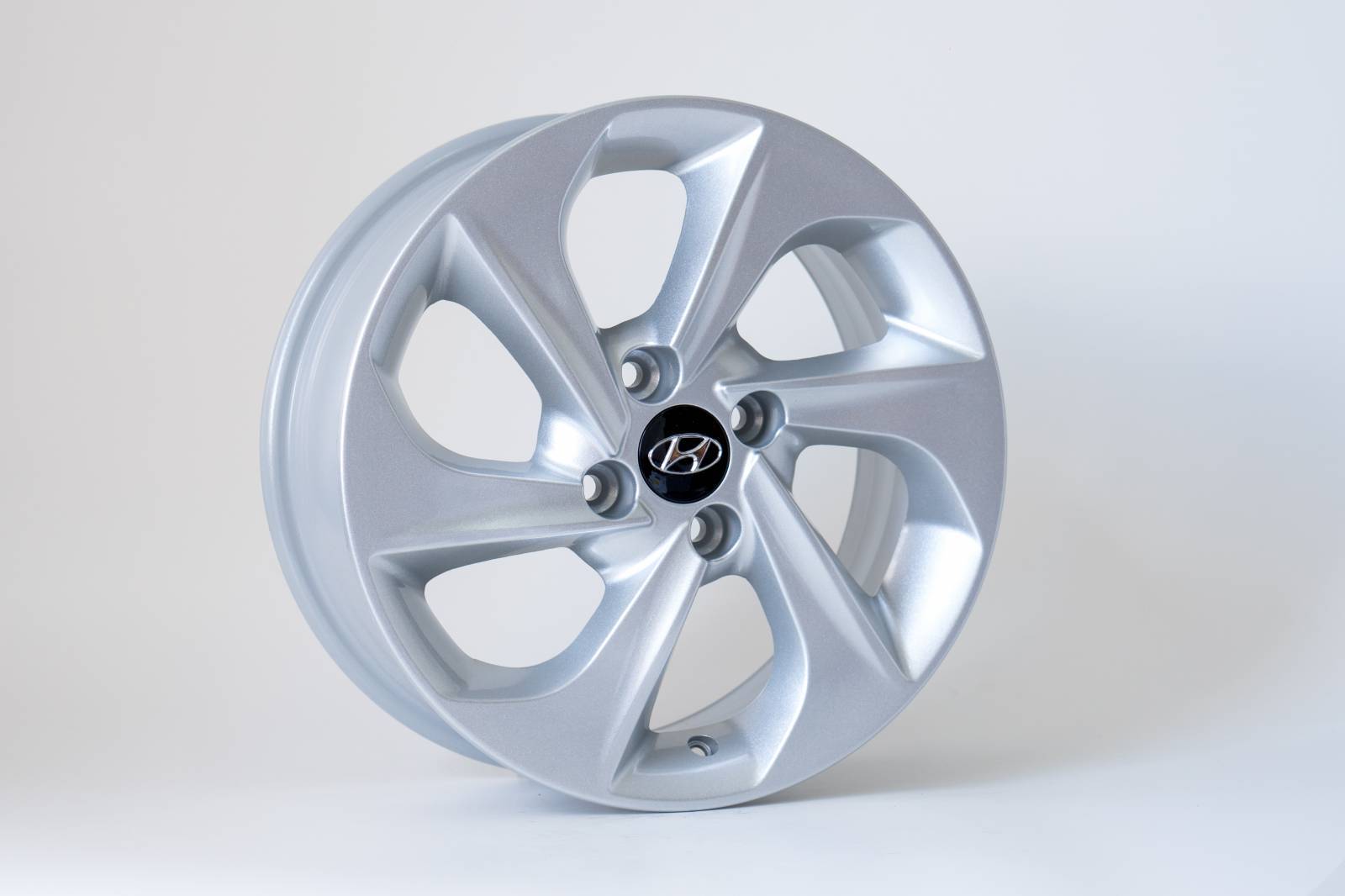 RODA R78 HYUNDAI HB20 ARO 15 GRAFITE FOSCO E PRATA